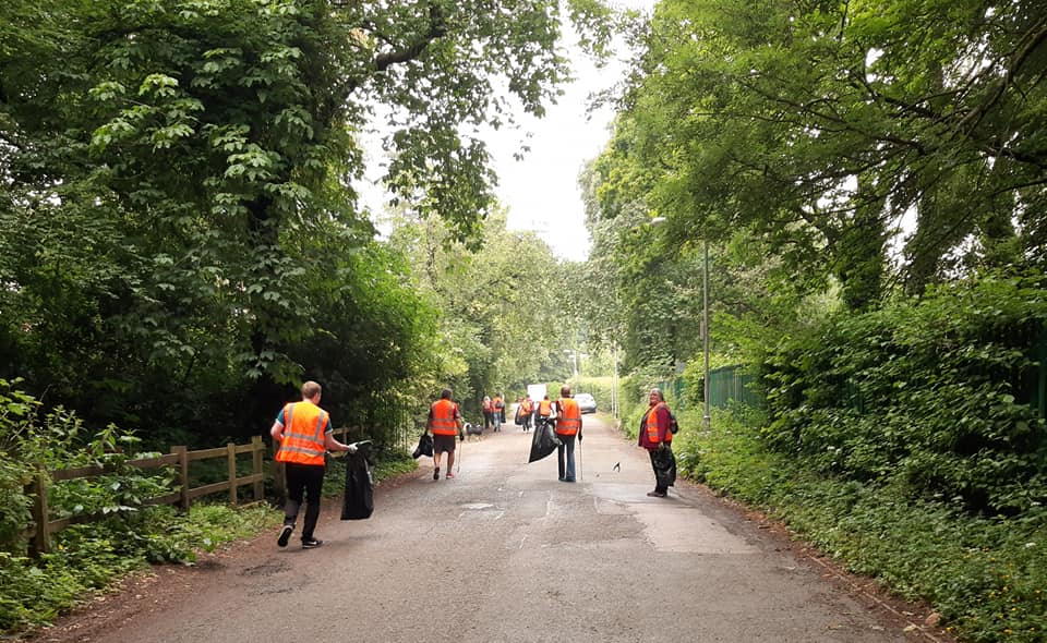Litter pickers clean up Bestwood Lodge Drive